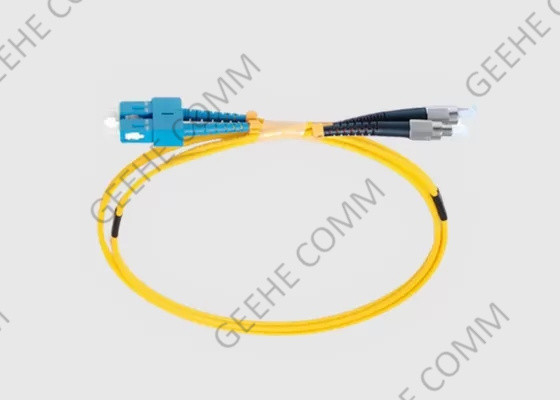 Revestimento amarelo 62,5 125 100M multimodos FC APC ao cabo de remendo da fibra do SC