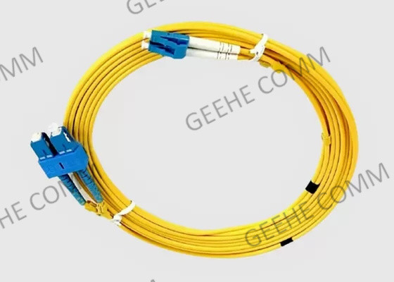 cabo frente e verso Singlemode do remendo da fibra do PVC OS2 OFNR de 3M SC-LC 9/125