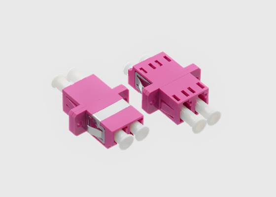 O adaptador milímetro frente e verso OM4 do cabo de fibra ótica de LC/UPC flangeou fibra de Violet Mikrolink OM4