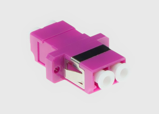 O adaptador milímetro frente e verso OM4 do cabo de fibra ótica de LC/UPC flangeou fibra de Violet Mikrolink OM4
